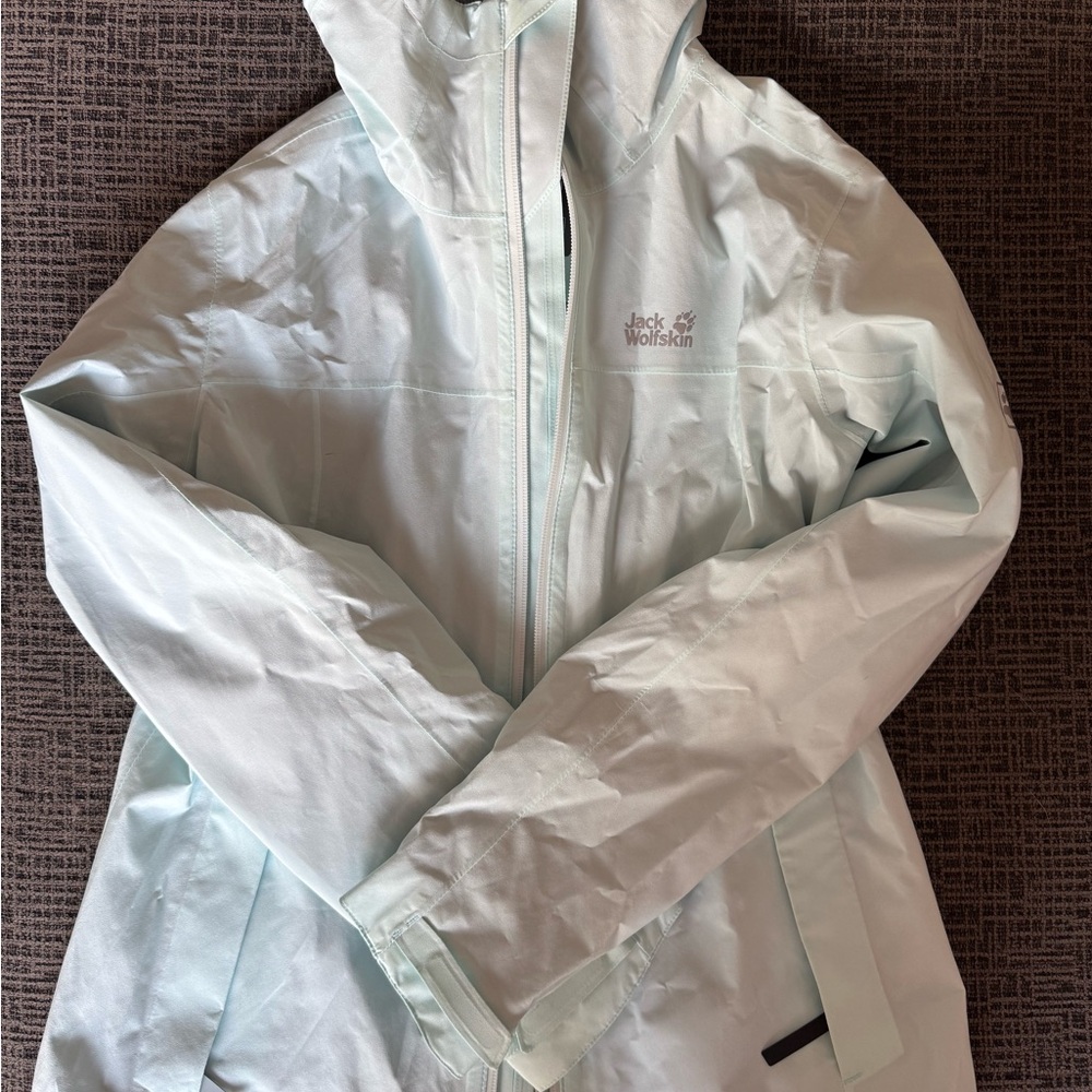 Jack Wolfskin Women's Icy Blue Windbreaker
